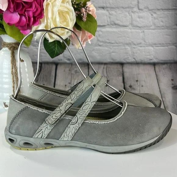 COLUMBIA Gray Suede & Canvas Mary Jane Tech Lite Omni-Grip Hiking Walking Flats - Picture 5 of 17